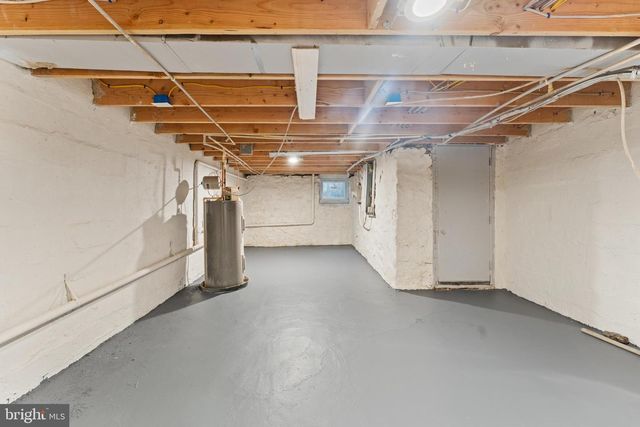 2560 ROBB ST, Baltimore, MD 21218