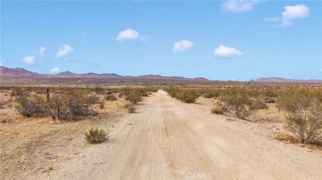 1111 Los Padres, Apple Valley, CA 92307