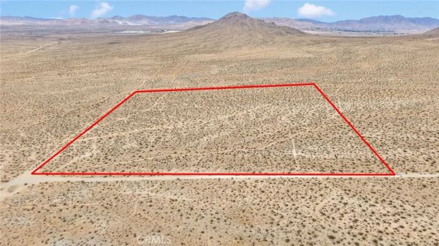 1111 Los Padres, Apple Valley, CA 92307