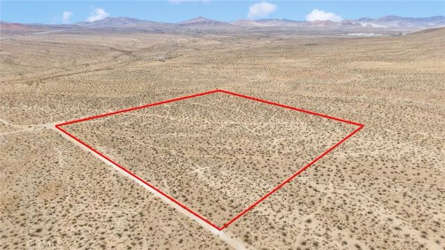 1111 Los Padres, Apple Valley, CA 92307