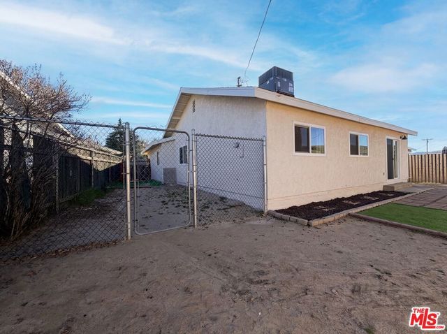 14719 Sandy Ridge Road, Lake Hughes, CA 93532