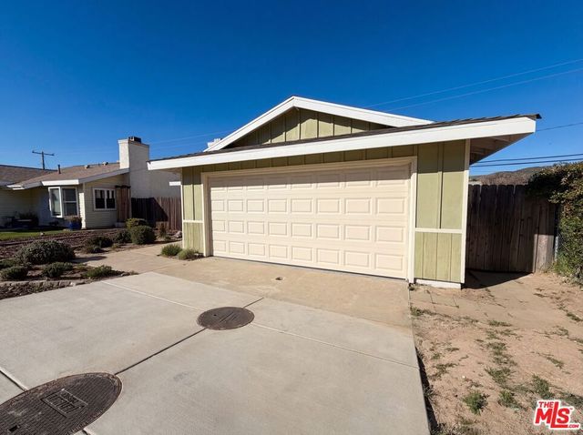 14719 Sandy Ridge Road, Lake Hughes, CA 93532