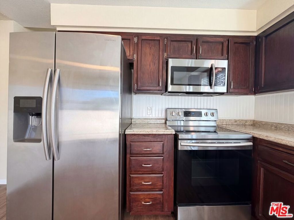 14719 Sandy Ridge Road, Lake Hughes, CA 93532