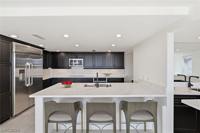 3111 Bel Air Drive 15D, Las Vegas, NV 89109