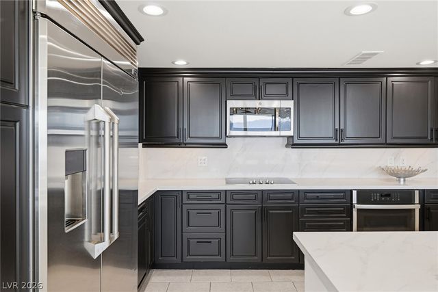 3111 Bel Air Drive 15D, Las Vegas, NV 89109