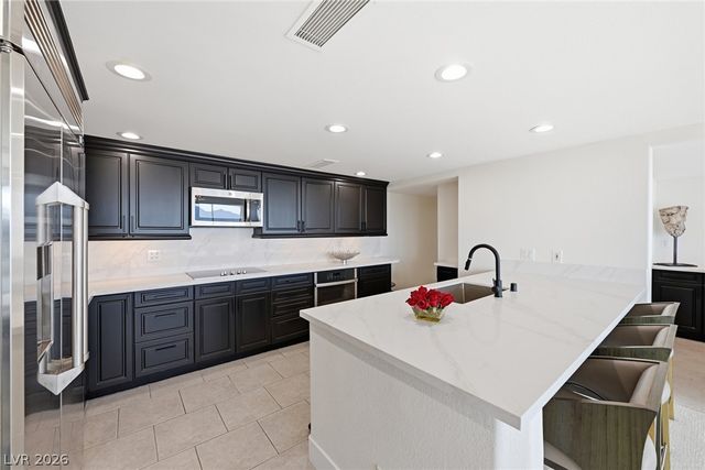 3111 Bel Air Drive 15D, Las Vegas, NV 89109