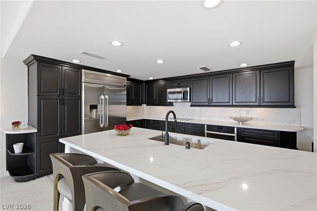 3111 Bel Air Drive 15D, Las Vegas, NV 89109