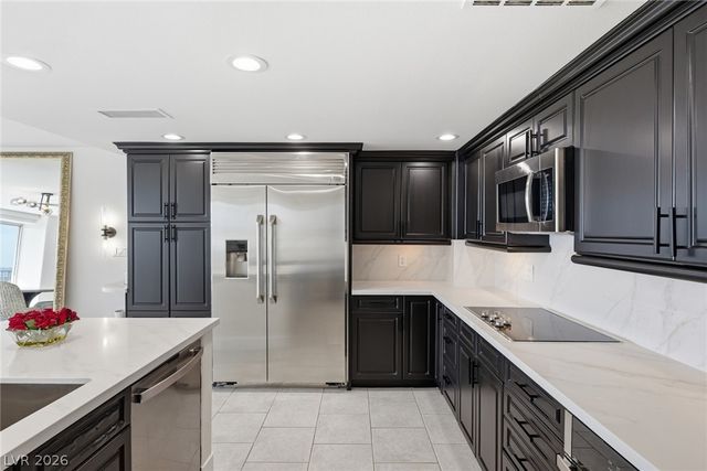 3111 Bel Air Drive 15D, Las Vegas, NV 89109