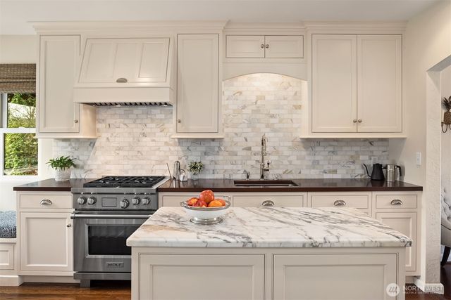 4737 46th Avenue NE, Seattle, WA 98105