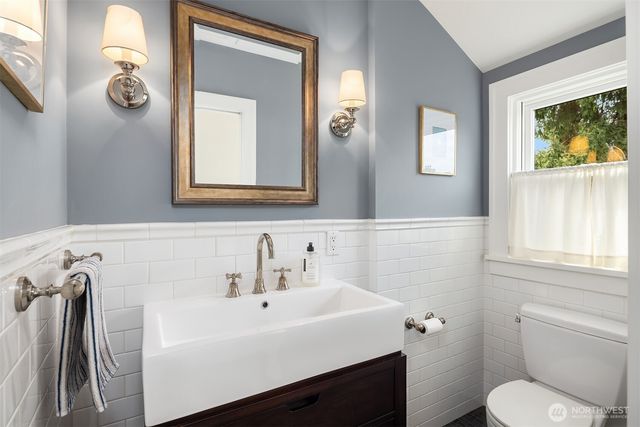 4737 46th Avenue NE, Seattle, WA 98105