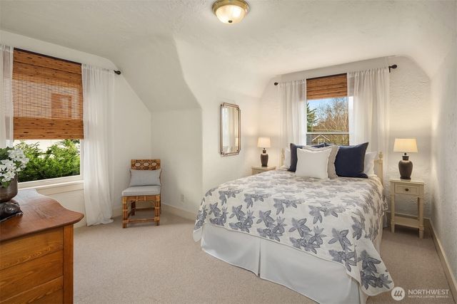 4737 46th Avenue NE, Seattle, WA 98105