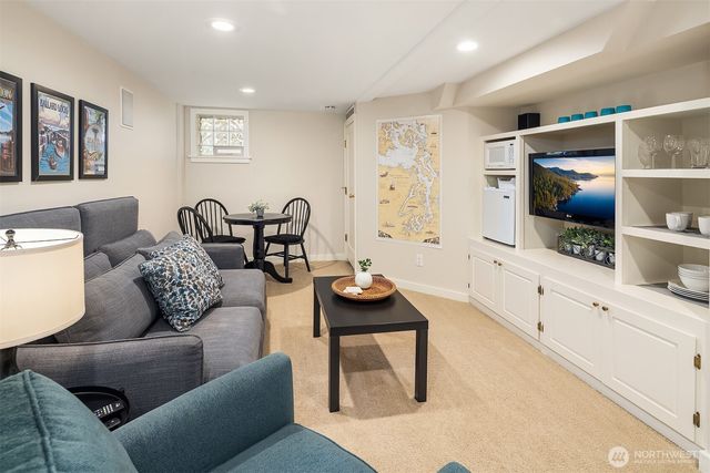 4737 46th Avenue NE, Seattle, WA 98105