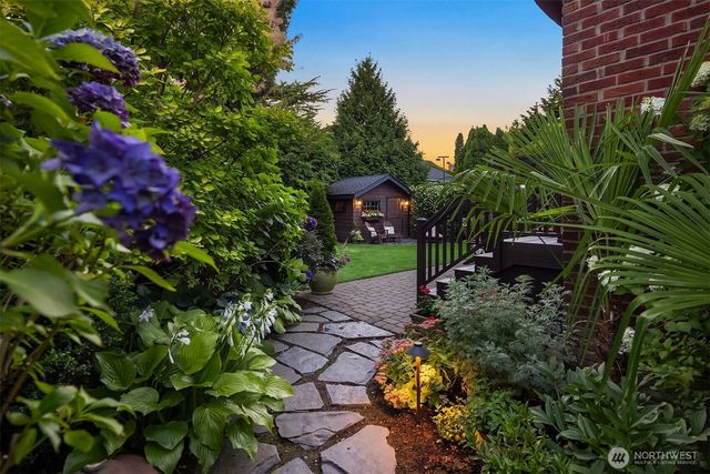 4737 46th Avenue NE, Seattle, WA 98105