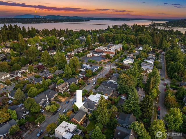 4737 46th Avenue NE, Seattle, WA 98105