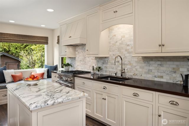 4737 46th Avenue NE, Seattle, WA 98105