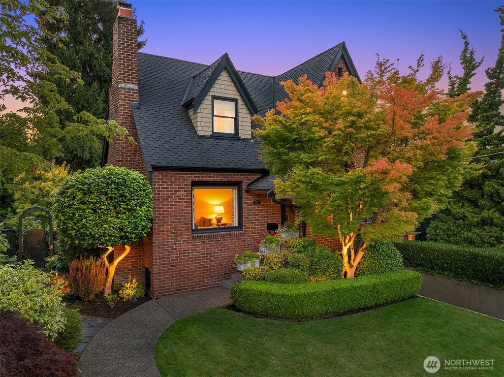 4737 46th Avenue NE, Seattle, WA 98105