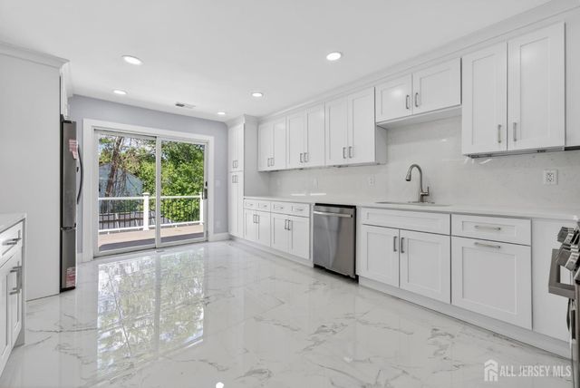 91 Oakey Drive, South Brunswick, NJ 08824