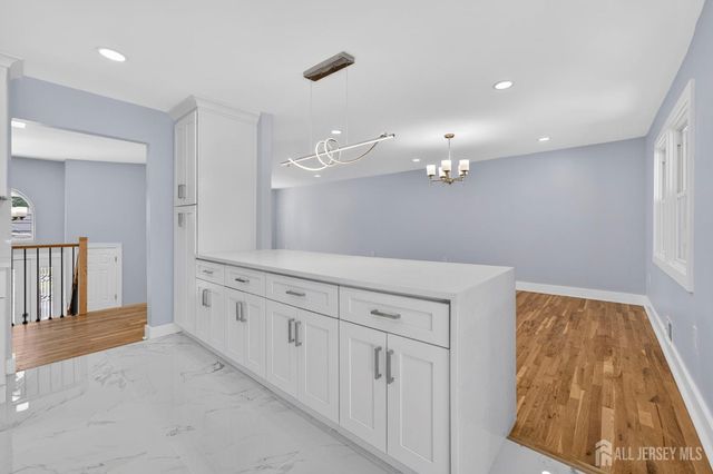 91 Oakey Drive, South Brunswick, NJ 08824