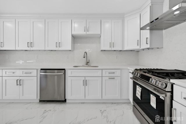 91 Oakey Drive, South Brunswick, NJ 08824
