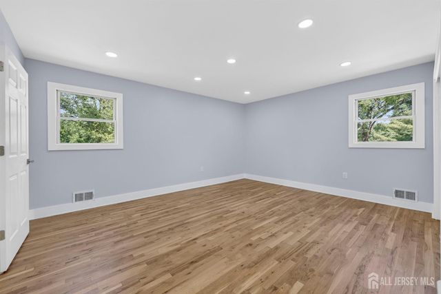 91 Oakey Drive, South Brunswick, NJ 08824