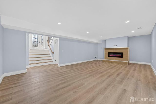 91 Oakey Drive, South Brunswick, NJ 08824