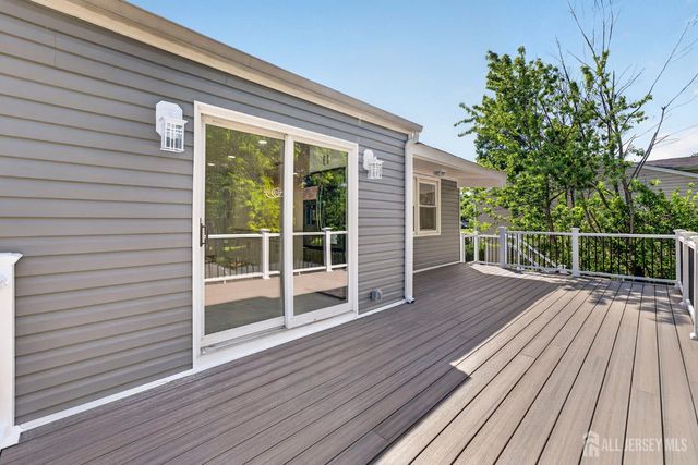 91 Oakey Drive, South Brunswick, NJ 08824