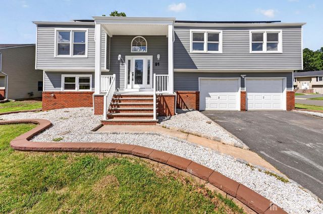 91 Oakey Drive, South Brunswick, NJ 08824