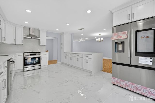 91 Oakey Drive, South Brunswick, NJ 08824