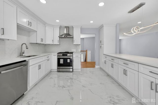 91 Oakey Drive, South Brunswick, NJ 08824
