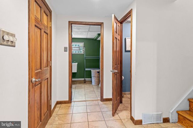 1625 AIDENN LAIR RD, Dresher, PA 19025