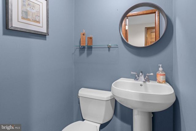 1625 AIDENN LAIR RD, Dresher, PA 19025