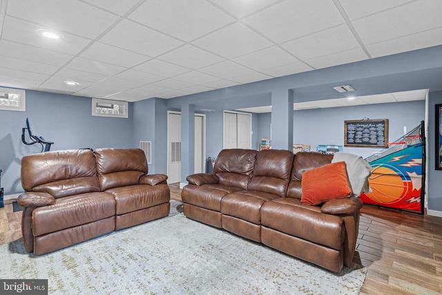 1625 AIDENN LAIR RD, Dresher, PA 19025