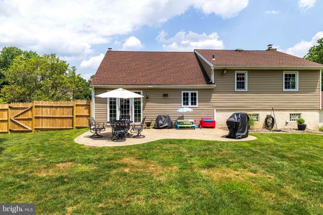 1625 AIDENN LAIR RD, Dresher, PA 19025