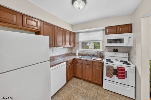 34 Deanna Dr 94, Hillsborough Twp., NJ 08844