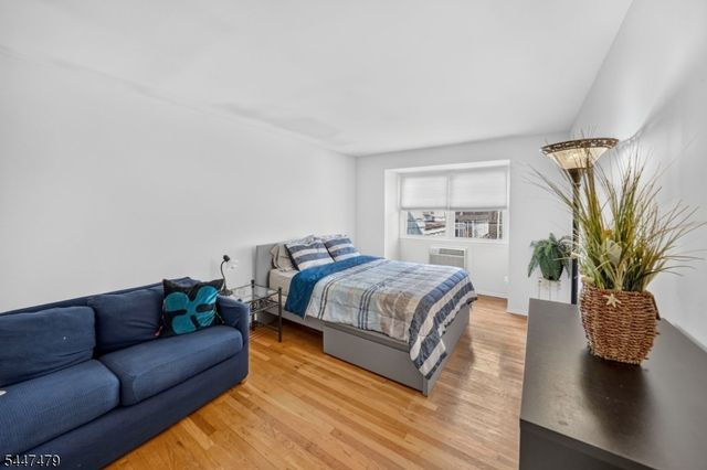 34 Deanna Dr 94, Hillsborough Twp., NJ 08844