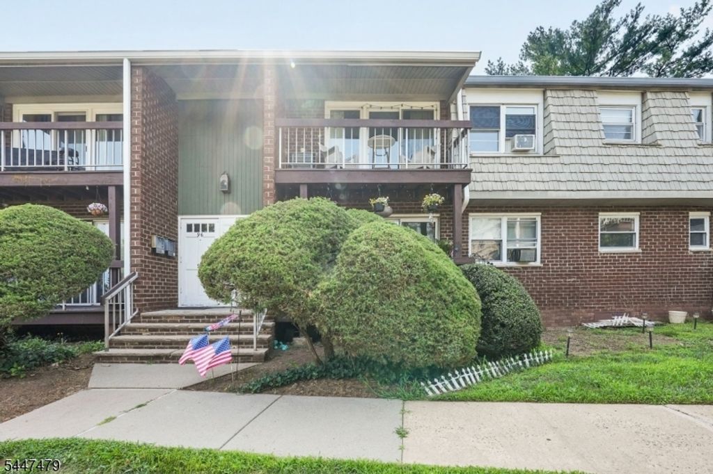 34 Deanna Dr 94, Hillsborough Twp., NJ 08844
