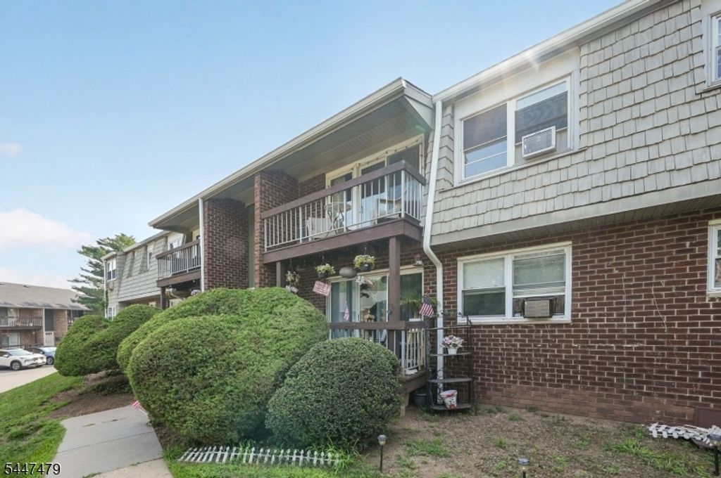34 Deanna Dr 94, Hillsborough Twp., NJ 08844 — photo 2