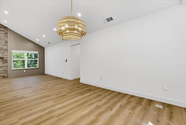 12176 E Bennett Rd, Grass Valley, CA 95945