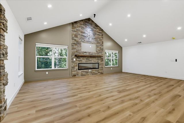 12176 E Bennett Rd, Grass Valley, CA 95945