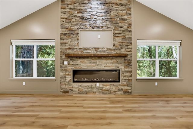 12176 E Bennett Rd, Grass Valley, CA 95945