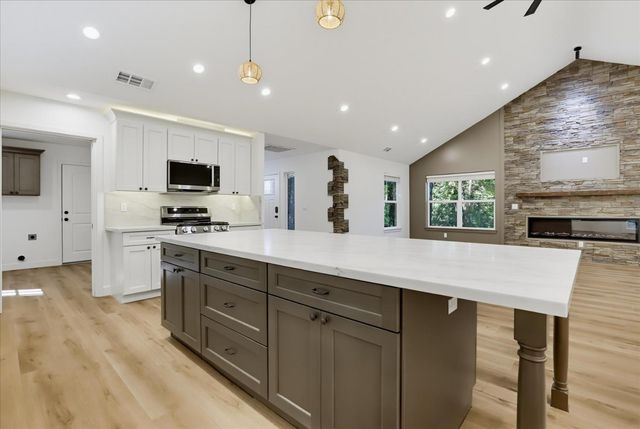 12176 E Bennett Rd, Grass Valley, CA 95945