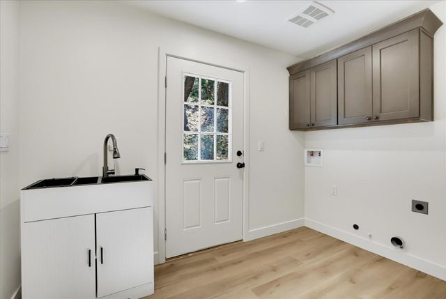 12176 E Bennett Rd, Grass Valley, CA 95945
