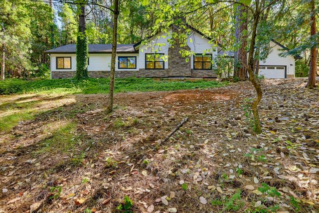 12176 E Bennett Rd, Grass Valley, CA 95945