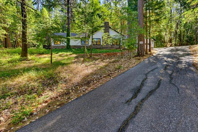 12176 E Bennett Rd, Grass Valley, CA 95945