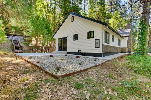 12176 E Bennett Rd, Grass Valley, CA 95945