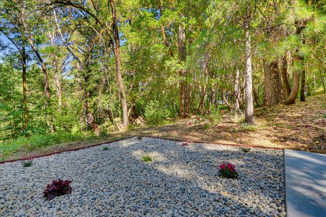 12176 E Bennett Rd, Grass Valley, CA 95945