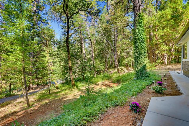 12176 E Bennett Rd, Grass Valley, CA 95945