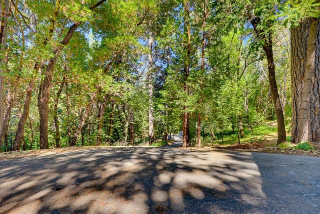 12176 E Bennett Rd, Grass Valley, CA 95945