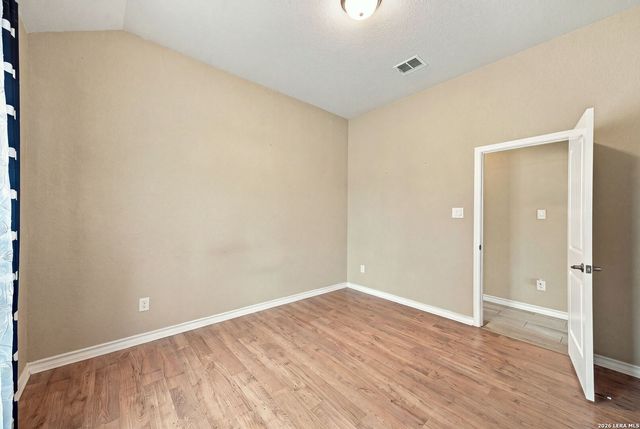 133 Grand View, Floresville, TX 78114