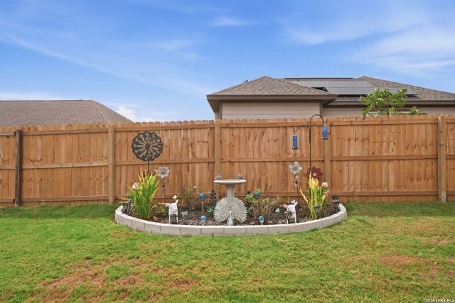 133 Grand View, Floresville, TX 78114
